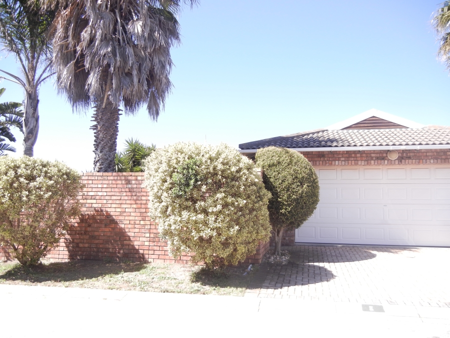 To Let 3 Bedroom Property for Rent in Summerstrand Eastern Cape